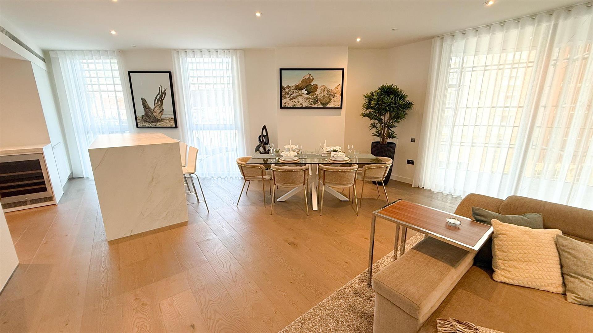 Image of Apartment - 5 Bedrooms - 4 Bathrooms for Rental in EuroCity-Gibraltar, Image 2